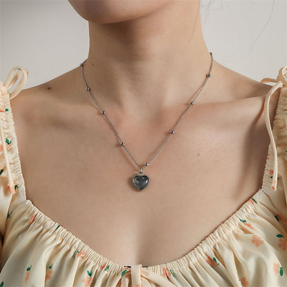 Color-Changing Mood Heart Necklace