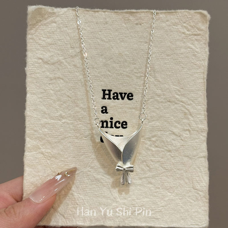 Flower Mini Bouquet Necklace