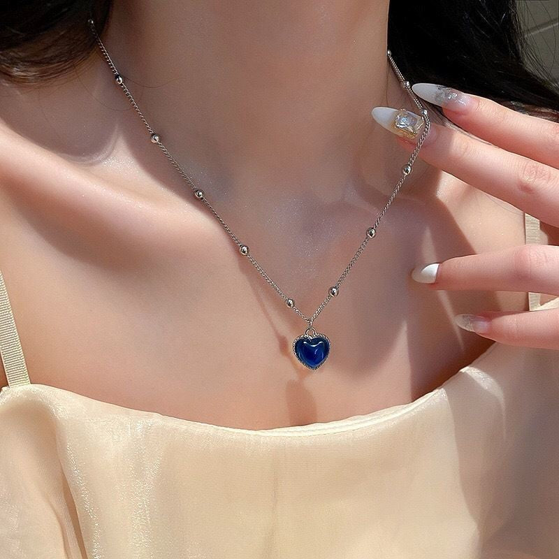 Color-Changing Mood Heart Necklace