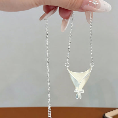 Flower Mini Bouquet Necklace