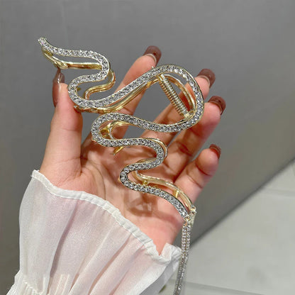 Wavy Diamond Fringe Claw Clip