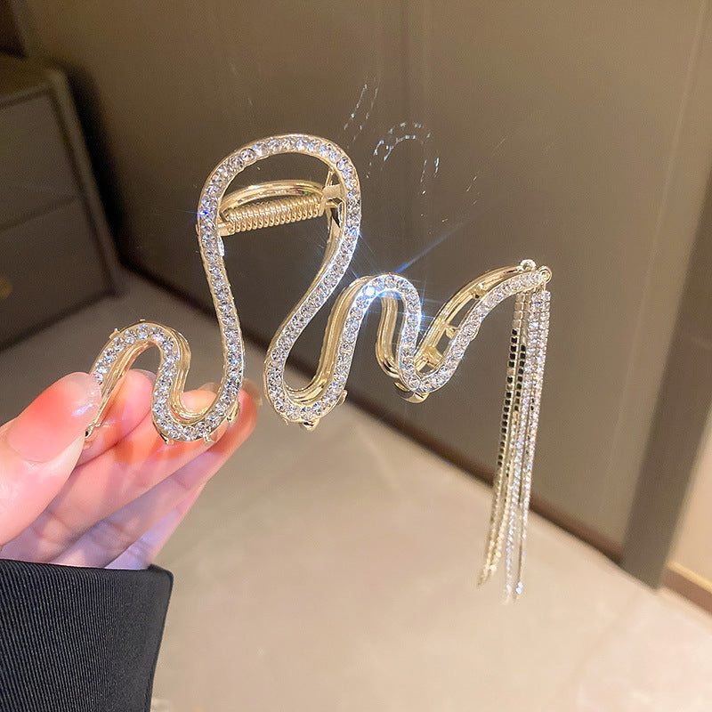 Wavy Diamond Fringe Claw Clip