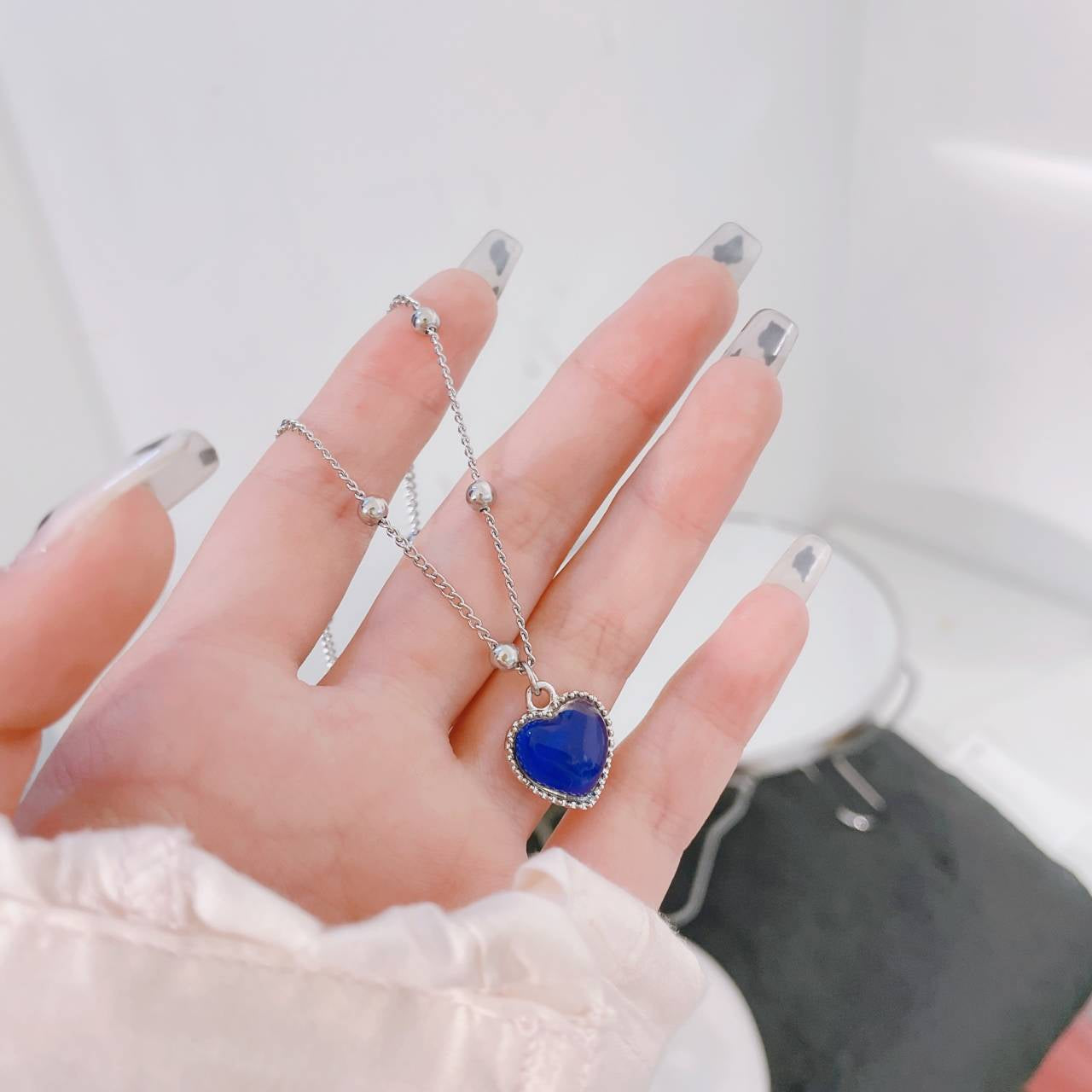 Color-Changing Mood Heart Necklace
